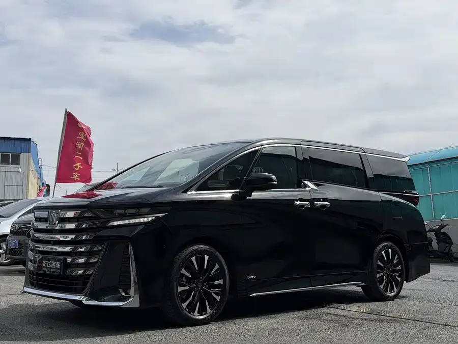 Toyota Crown Vellfire 2023