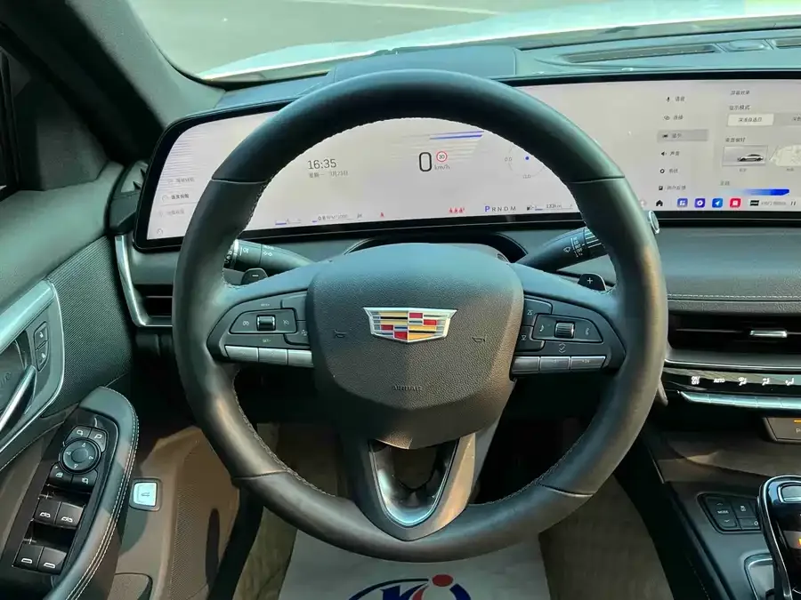 Cadillac CT5 2024 28T luxury model 2024 — миниатюра 3