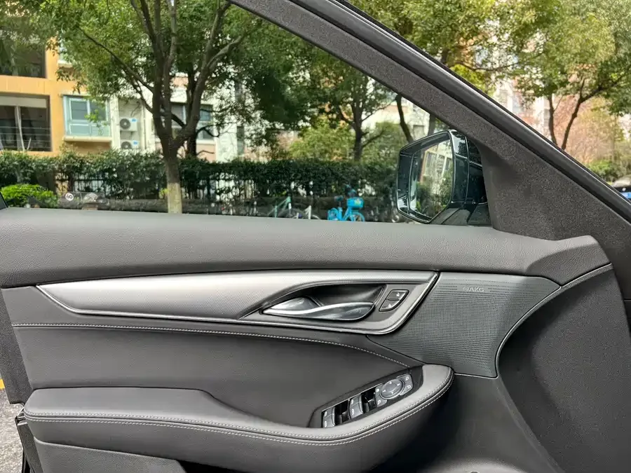 Cadillac CT5 2024 28T Luxury Pro 2025 — миниатюра 3
