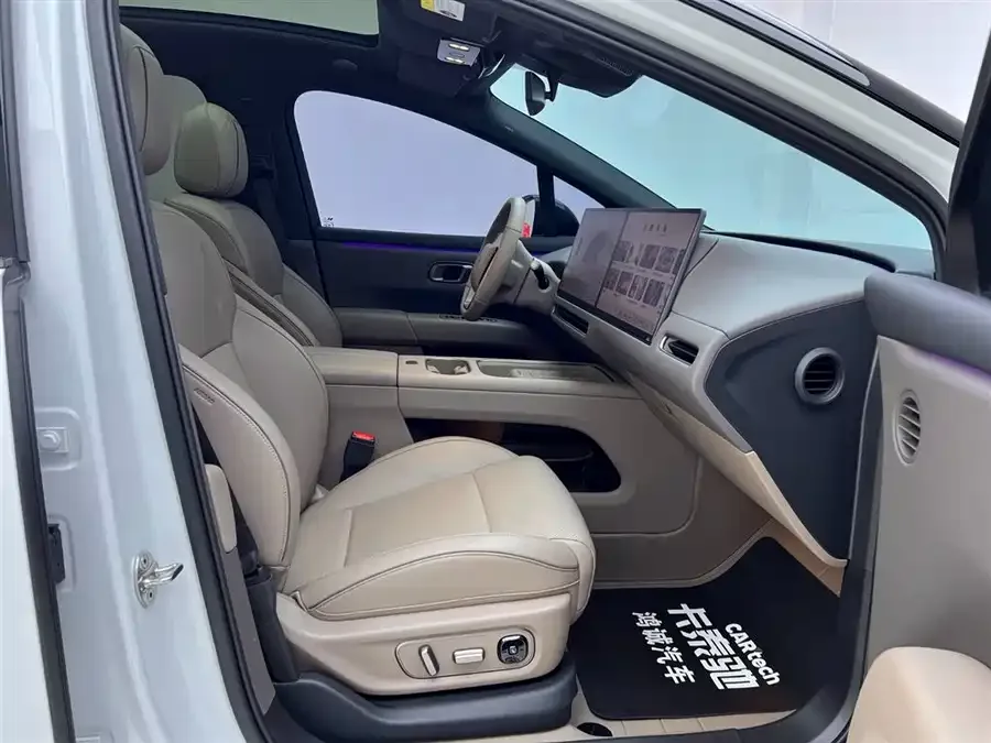 Li Auto i6 Ideal i6 2025 two-wheel drive standard version 2026 — миниатюра 5