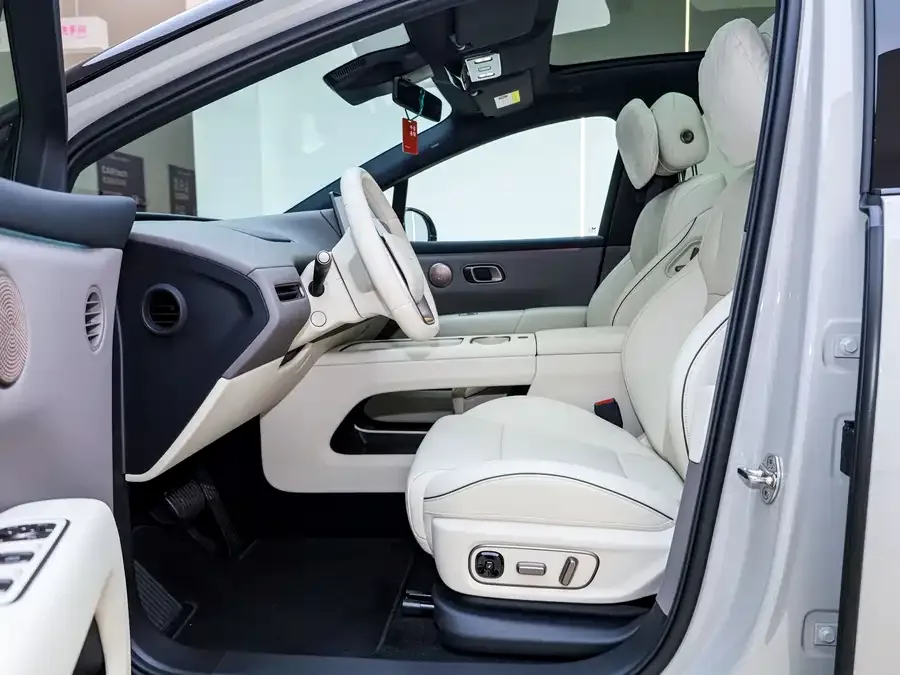 Li Auto i6 Ideal i6 2025 two-wheel drive standard version 2025 — миниатюра 4