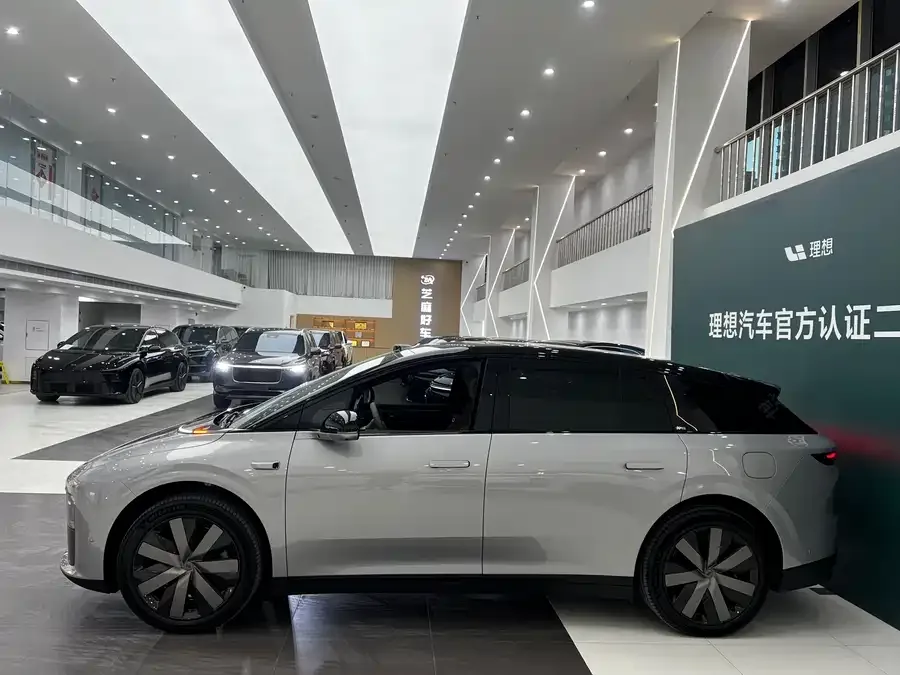 Li Auto i6 Li Auto i6 2025 AWD Standard Edition 2025 — миниатюра 2