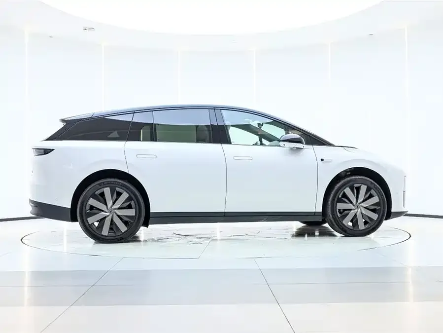 Li Auto i6 Li Auto i6 2025 AWD Standard Edition 2025 — миниатюра 2