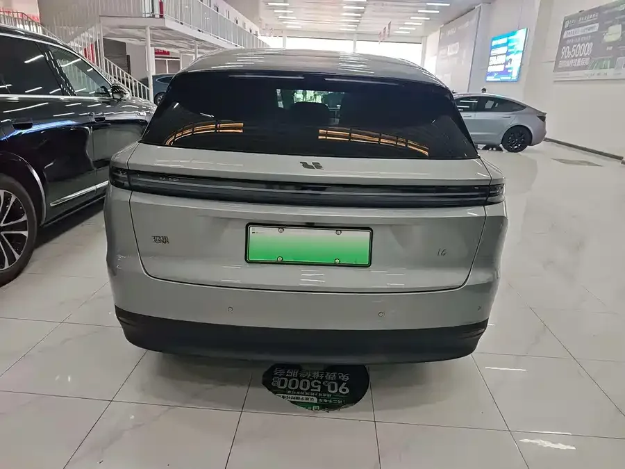 Li Auto i6 Ideal i6 2025 two-wheel drive standard version 2026 — миниатюра 4