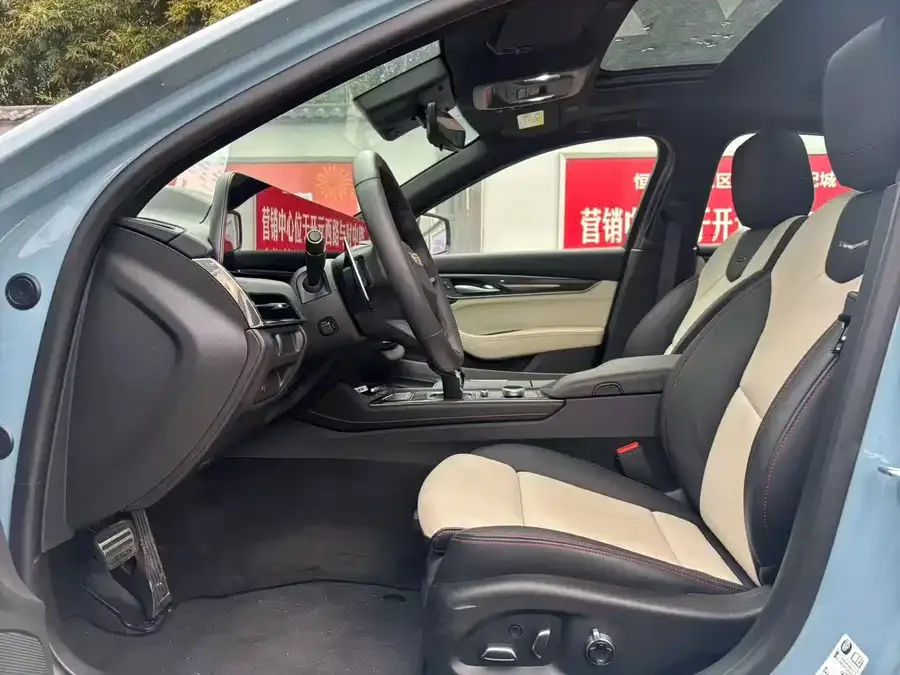 Cadillac CT5 2025 28T Track Performance Edition + Peak Track Optional Package 2025 — миниатюра 2