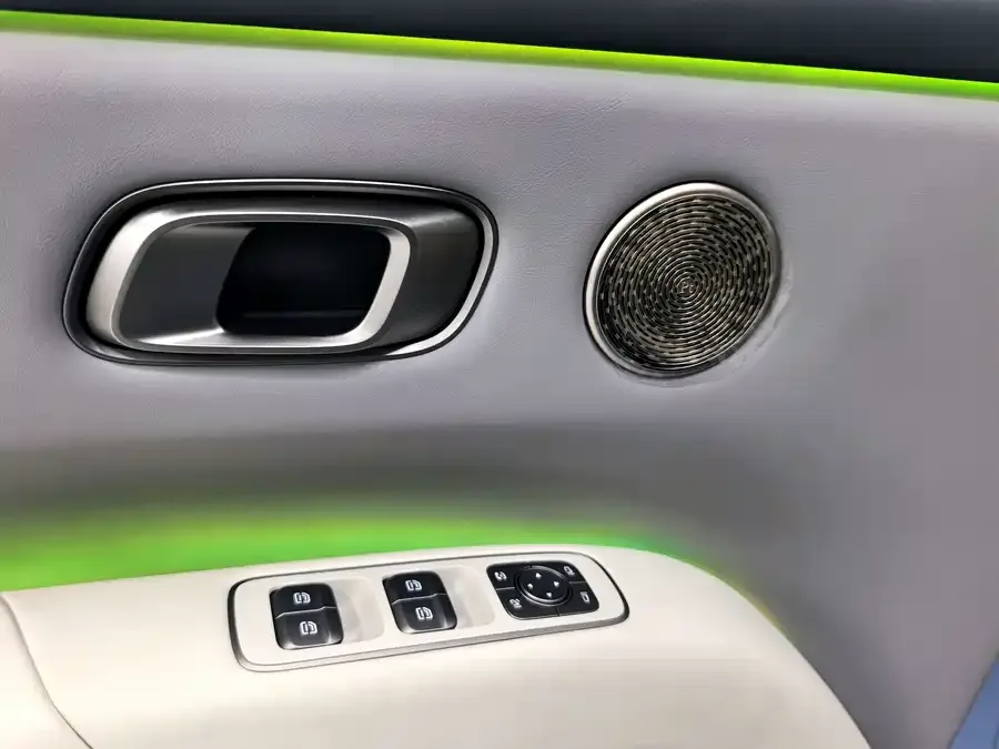 Li Ideal i8 Ideal i8 2025 Standard Edition 2025 — миниатюра 4