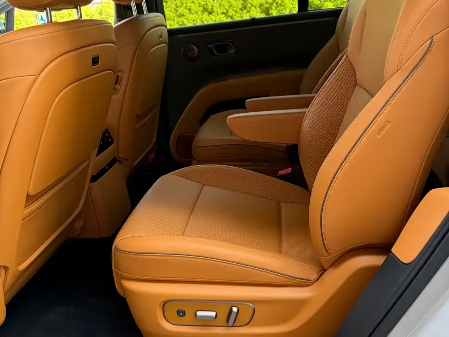 Li Ideal i8 Ideal i8 2025 Standard Edition 2025 — миниатюра 3