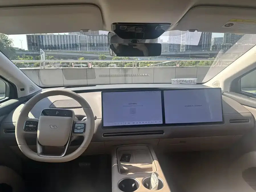 Li Ideal i8 Ideal i8 2025 Standard Edition 2025 — миниатюра 4
