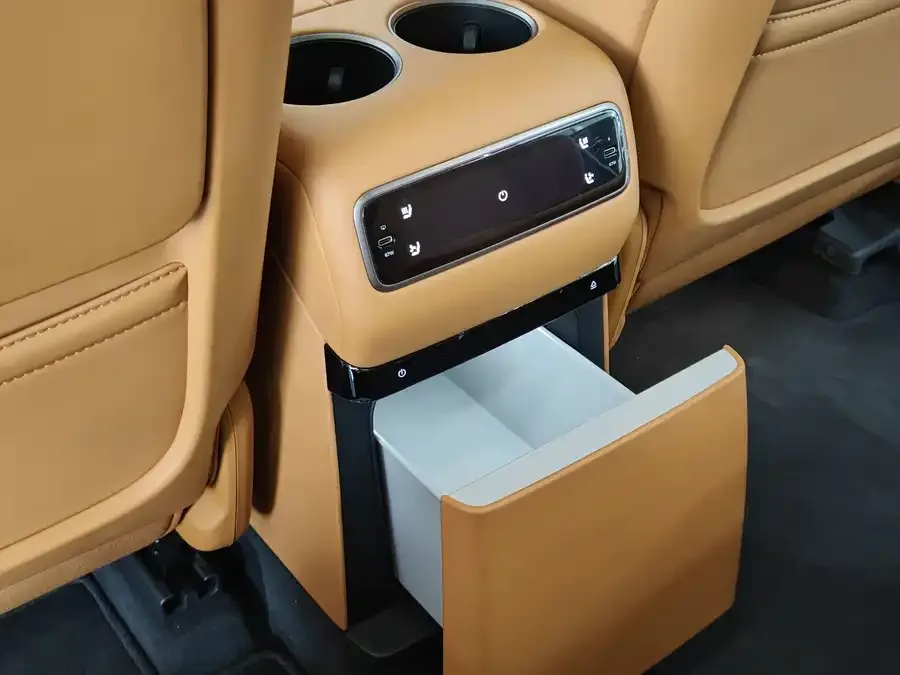 Li Ideal i8 Ideal i8 2025 Standard Edition 2025 — миниатюра 5