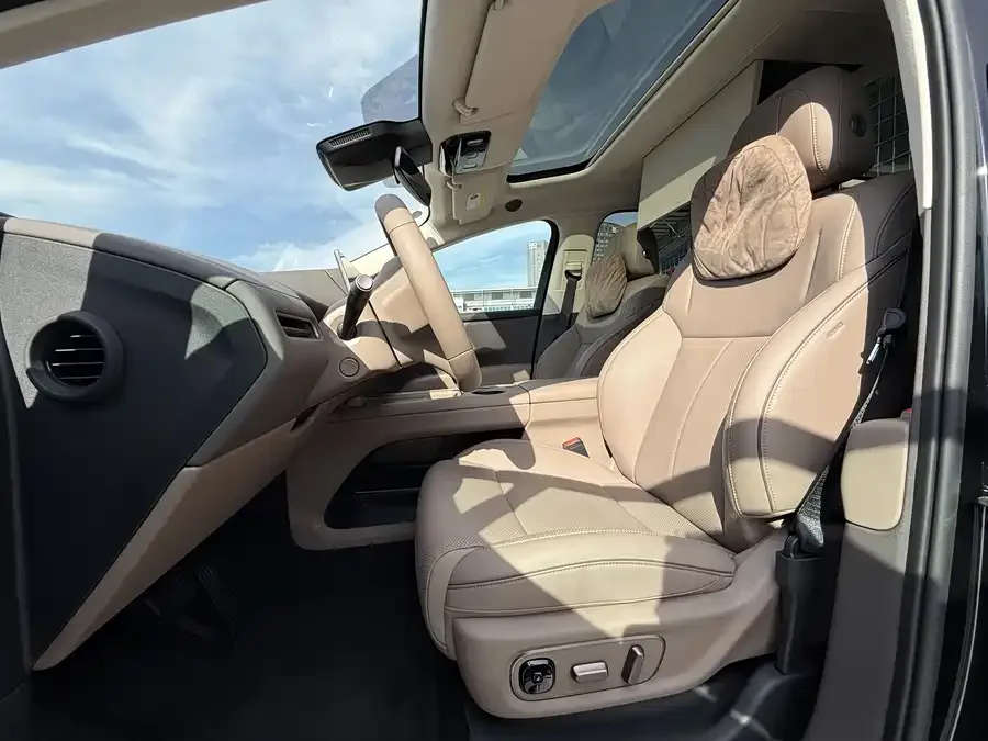 Li Ideal i8 Ideal i8 2025 Standard Edition 2025 — миниатюра 3