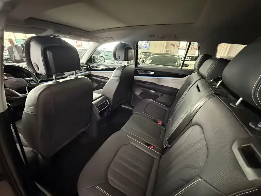 Volkswagen Teramont 2023 Touron 380TSI 4WD Luxury Edition 2024 — миниатюра 5