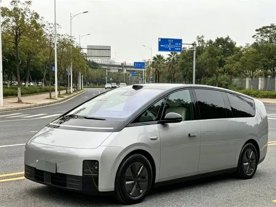 Li Xiang MEGA 2025