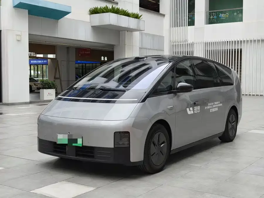 Li Xiang MEGA 2025