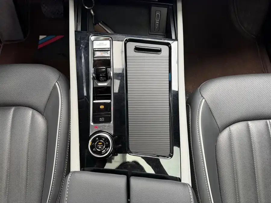 Volkswagen Teramont 2024 Touron 380TSI 4WD Luxury Edition 2024 — миниатюра 3