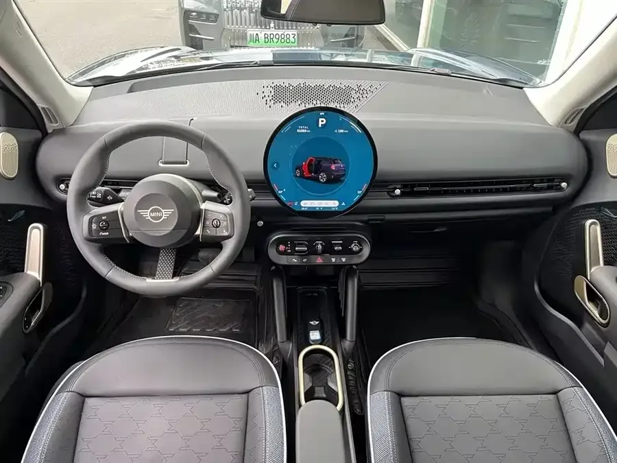 MINI Electric ACEMAN Electric MINI ACEMAN 2024 E Classic 2025 — миниатюра 4