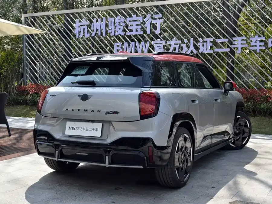 MINI electric JCW ACEMAN MINI JCW ACEMAN ELECTRIC 2025 JOHN COOPER WORKS 2025 — миниатюра 5