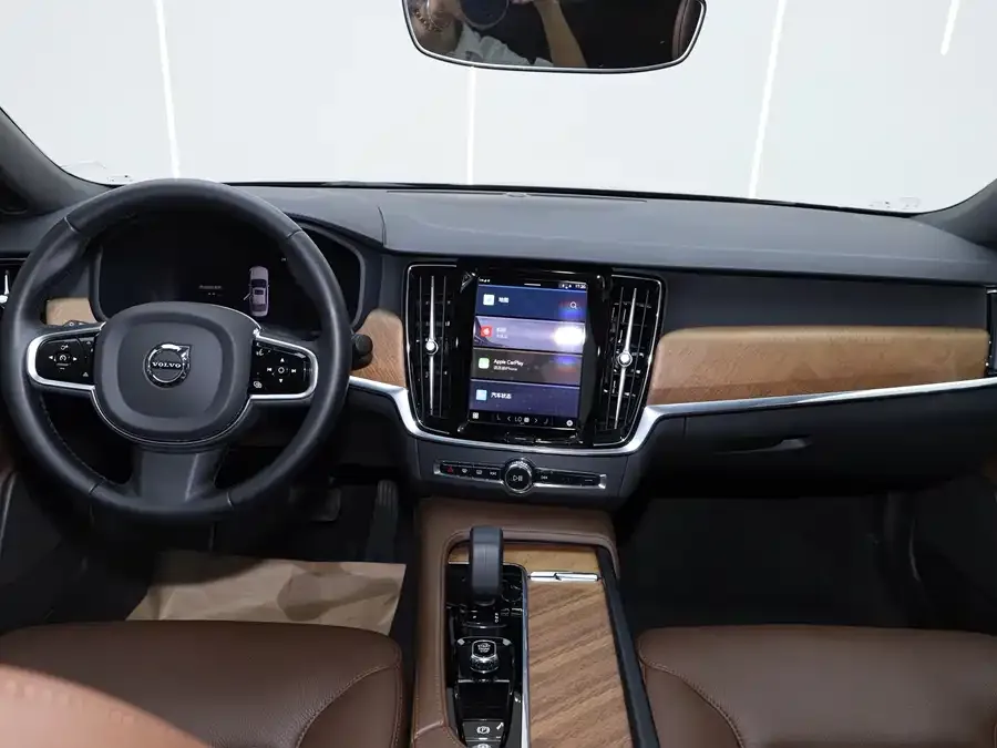 Volvo S90 2025 B5 Zhiyi Luxury Edition 2025 — миниатюра 4