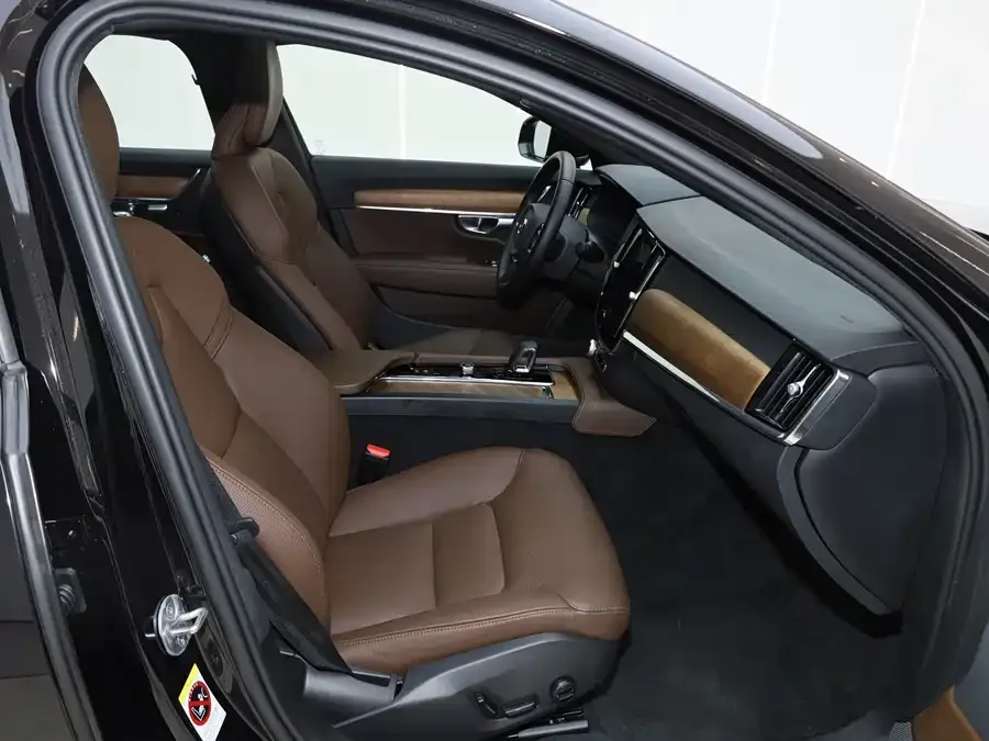 Volvo S90 2025 B5 Zhiyi Luxury Edition 2025 — миниатюра 5