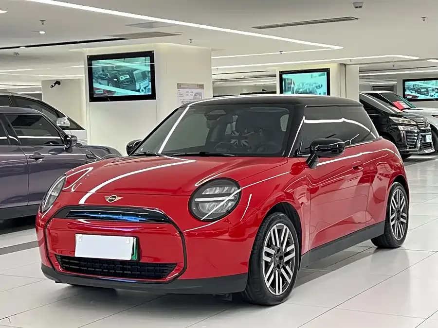 MINI electric COOPER Electric MINI COOPER 2025 456km COOPER E Classic 2025 — фото 1, купить с доставкой в Москву