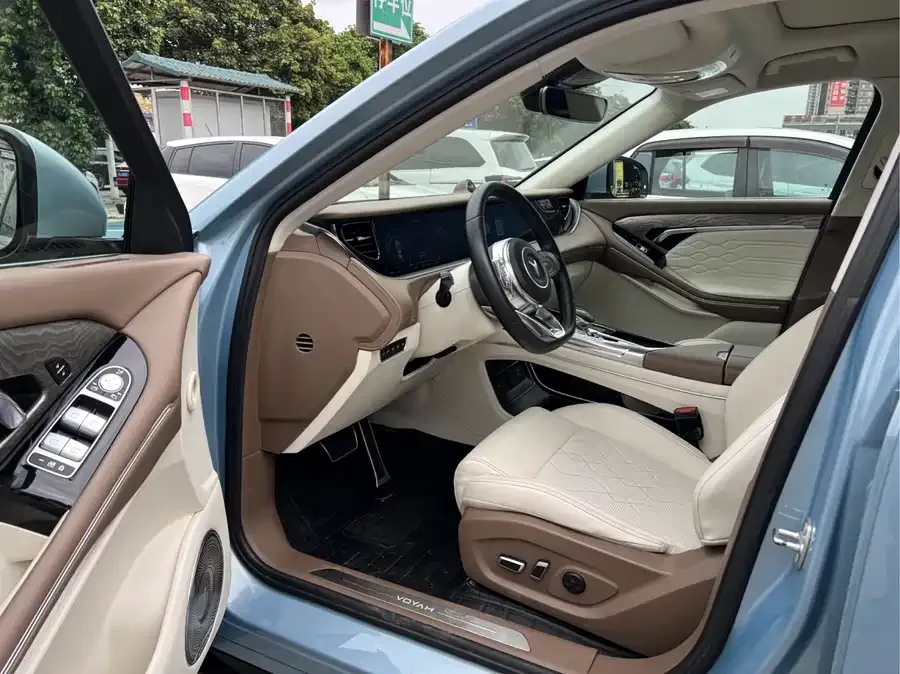 Voyah Lantu FREE Lantu FREE 2021 four-wheel drive standard extended range version 2022 — миниатюра 3