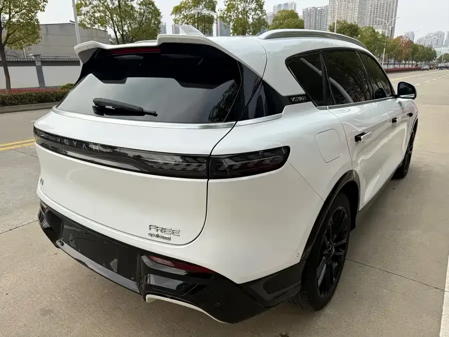 Voyah Lantu FREE Lantu FREE 2024 ultra-long battery life smart driving version 2023 — миниатюра 2