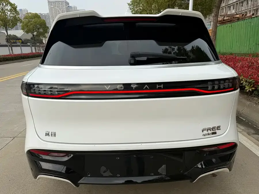 Voyah Lantu FREE Lantu FREE 2024 ultra-long battery life smart driving version 2023 — миниатюра 4