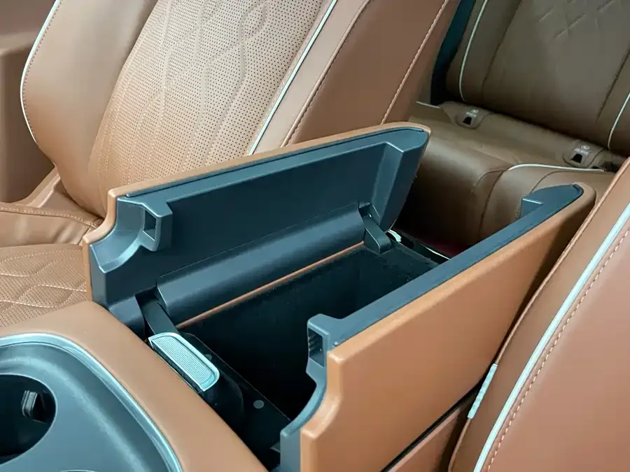 Voyah Lantu FREE Lantu FREE 2024 ultra-long battery life smart driving version 2024 — миниатюра 5