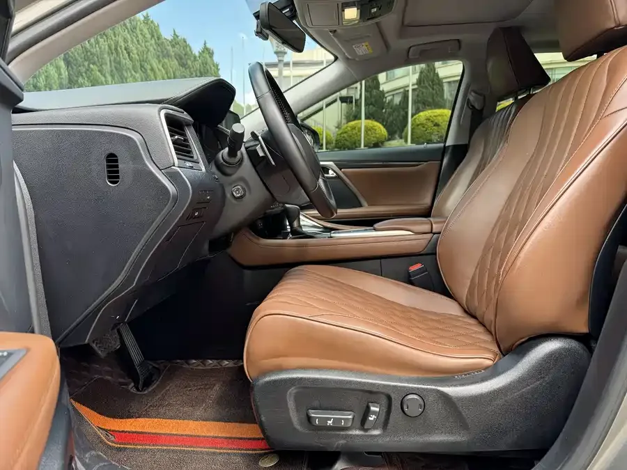 Lexus RX 2020 facelift 300 two-wheel drive elite version 2022 — миниатюра 5