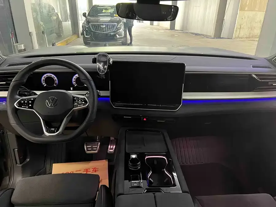 Volkswagen Teramont 2025 Touron Pro 450TSI 4WD Summit Edition 2025 — миниатюра 2
