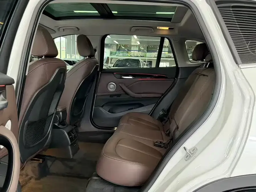 BMW X1 2022 sDrive20Li Exclusive Model 2022 — миниатюра 2