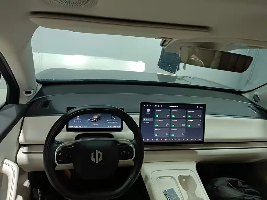 Leapmotor C16 Leapmotor C16 2024 Extended Range 200 Premium Edition 2024 — миниатюра 2