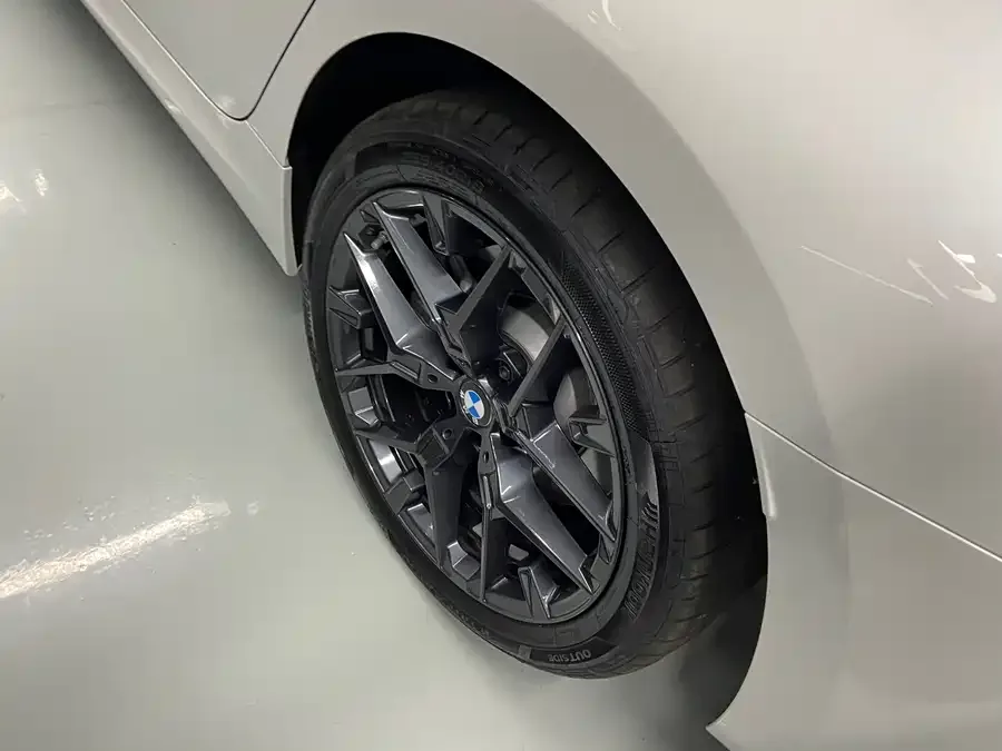 BMW 3 Series BMW 3 Series 2025 330Li M Sport Night Edition 2025 — миниатюра 4