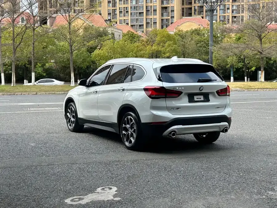 BMW X1 2022 sDrive25Li Leading Edition 2022 — миниатюра 3