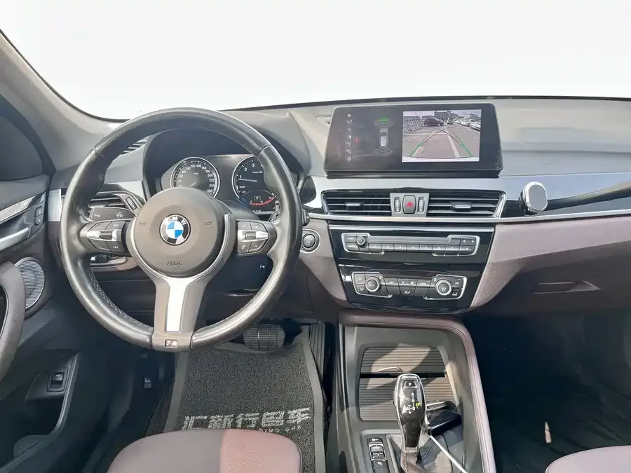 BMW X1 2022 sDrive25Li Leading Edition 2022 — миниатюра 3