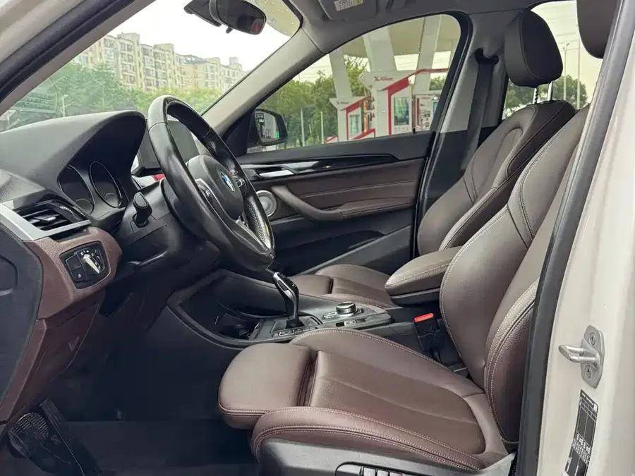 BMW X1 2022 sDrive25Li Leading Edition 2023 — миниатюра 3