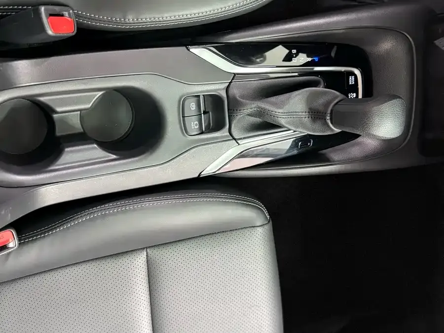 Toyota Corolla Corolla 2023 1.8L Intelligent Electric Hybrid Dual Engine Elite Edition 2023 — миниатюра 3