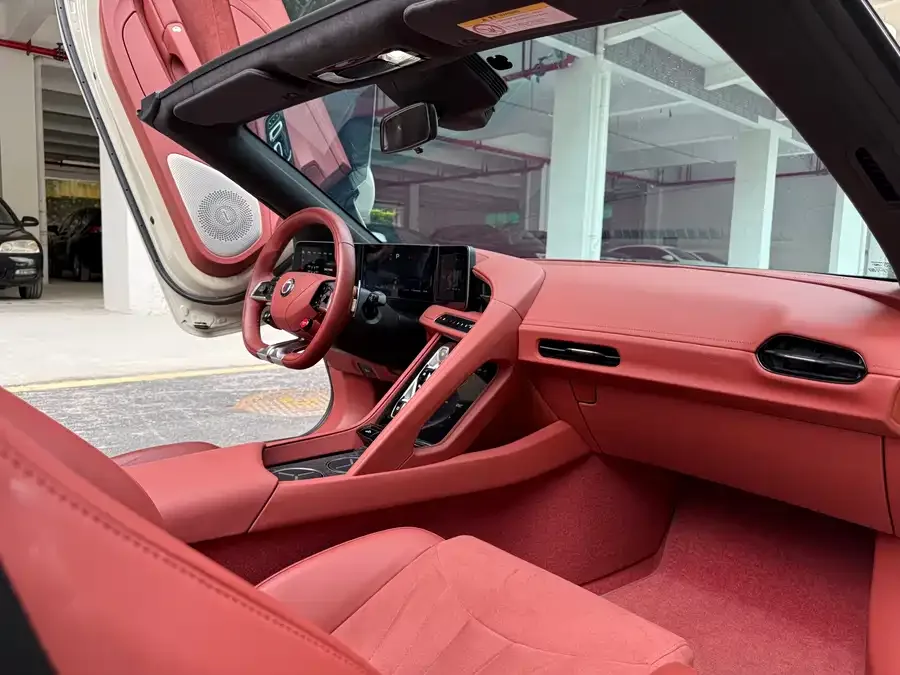 MG Cyberster MG Cyberster 2024 520km Legendary 4WD Red Roof Edition 2024 — миниатюра 3