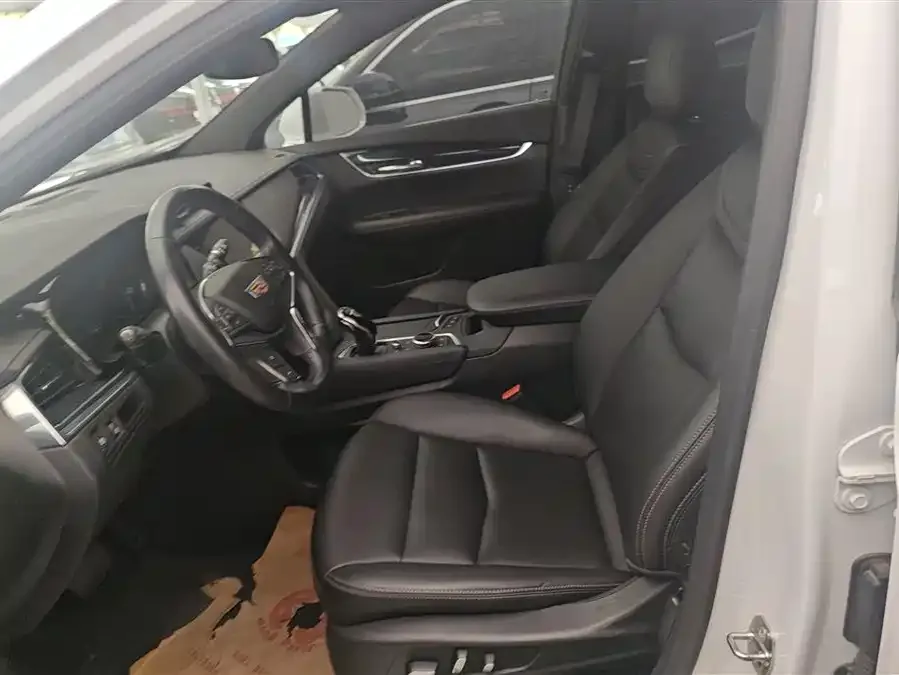 Cadillac XT5 2023 2.0T 2WD Fashion Edition 2023 — миниатюра 3