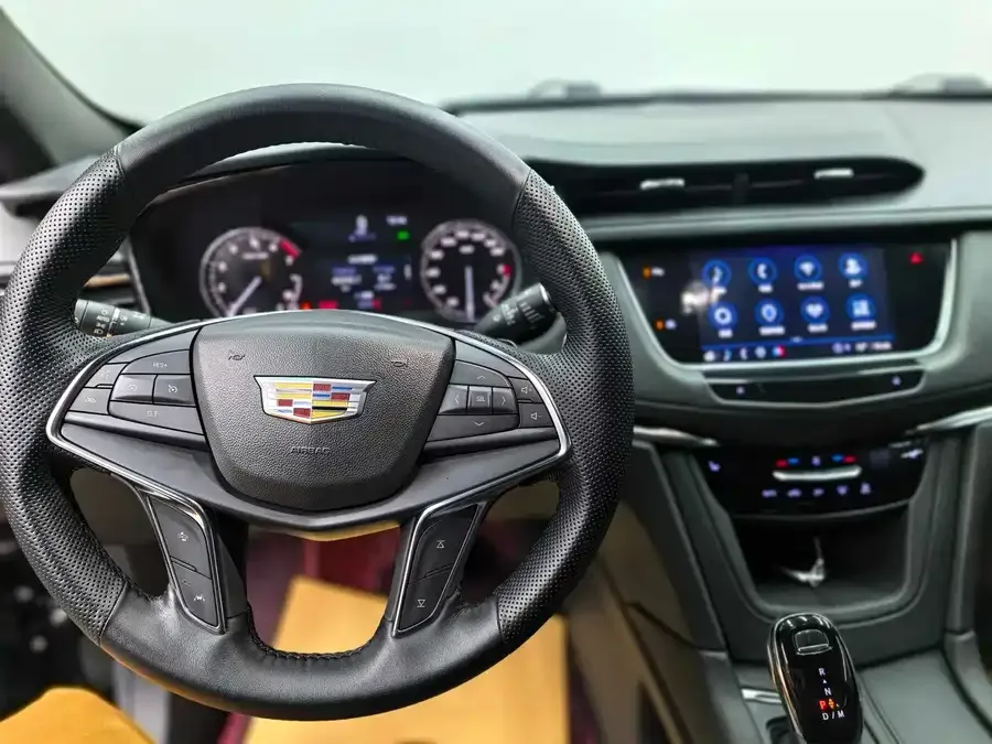 Cadillac XT5 2022 2.0T two-wheel drive luxury model 2022 — миниатюра 3