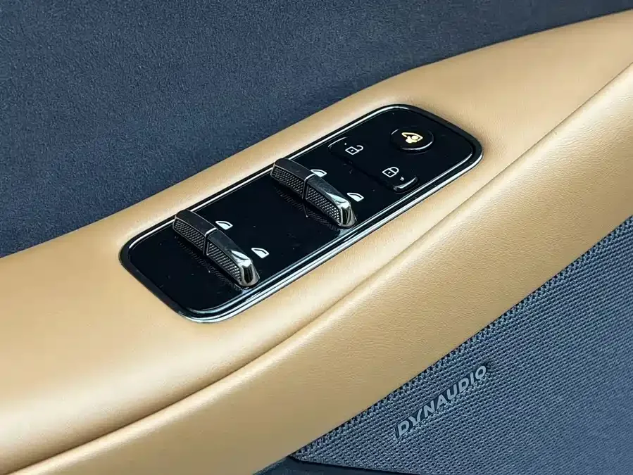 Voyah Lantu light chasing VOYAH 2024 PHEV 4WD Ultra-Long-Range Flagship Edition 2024 — миниатюра 4
