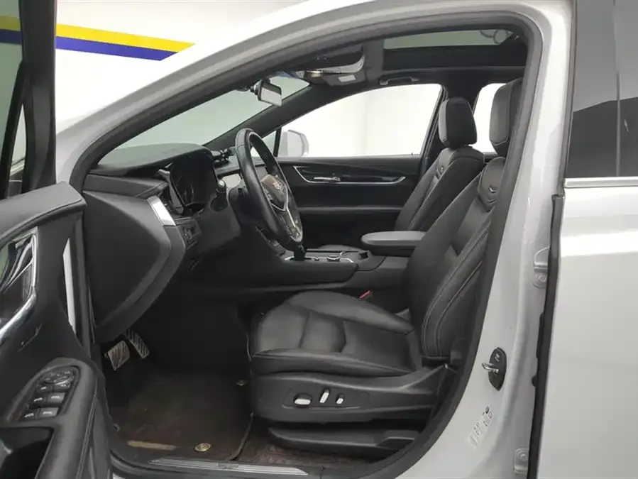 Cadillac XT5 2023 2.0T 2WD Fashion Edition 2023 — миниатюра 3