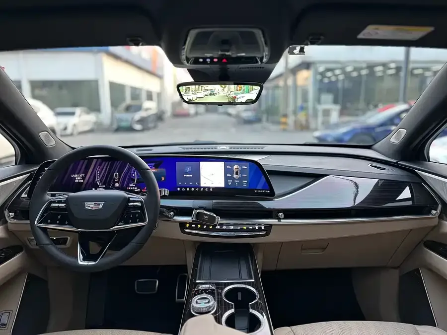 Cadillac XT5 2025 2.0T Premium Edition 2025 — миниатюра 4