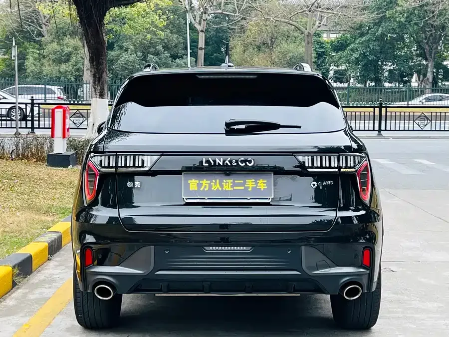 Lynk & Co 01 Lynk & Co 01 2021 2.0TD 4WD Dark Night Edition 2022 — миниатюра 2