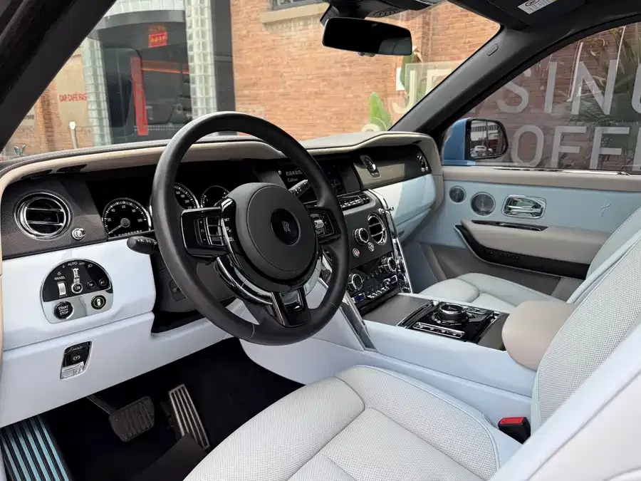 Rolls-Royce Cullinan Cullinan 2018 four-seat version 2022 — миниатюра 2