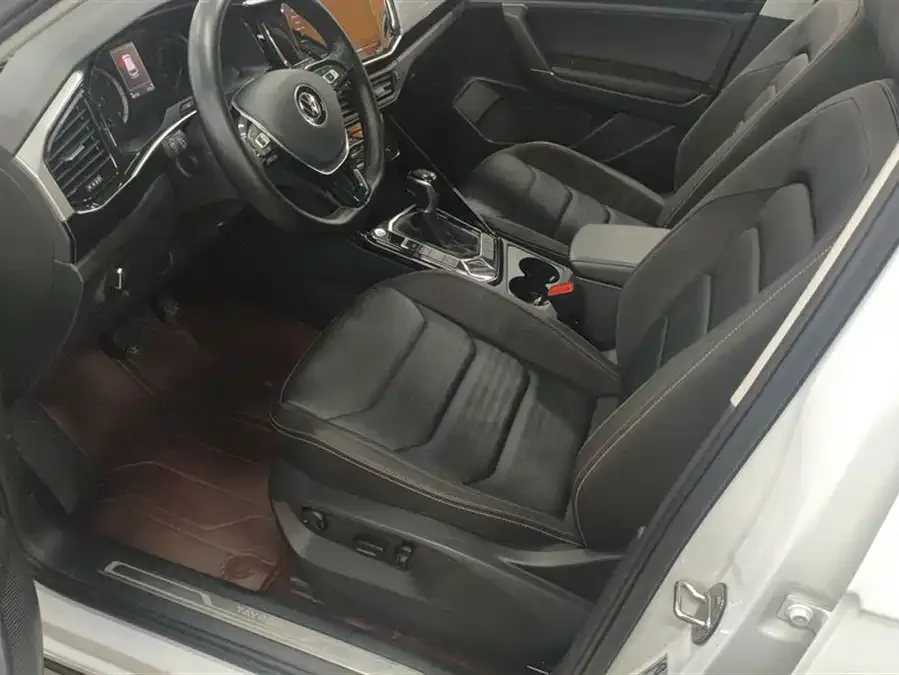 Volkswagen Tayron Tanyue 2021 280TSI 2WD Luxury Smart Edition 2022 — миниатюра 3