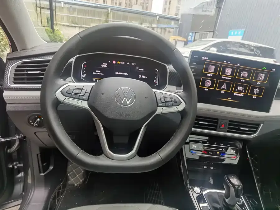 Volkswagen Tayron Tanyue 2023 330TSI 2WD Luxury Plus Advanced Edition 2023 — миниатюра 4
