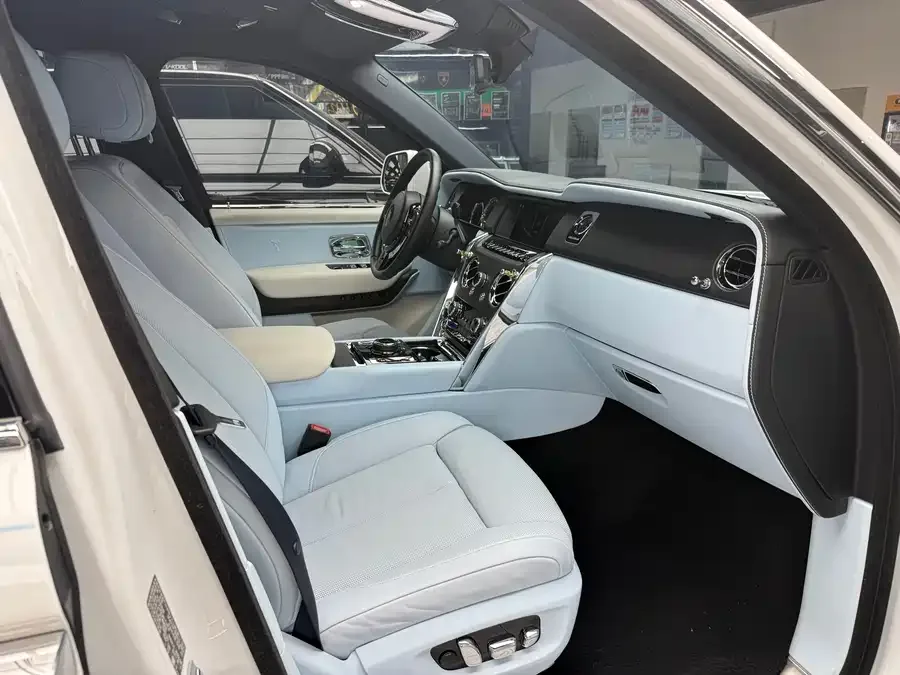 Rolls-Royce Cullinan Cullinan 2018 four-seat version 2023 — миниатюра 4