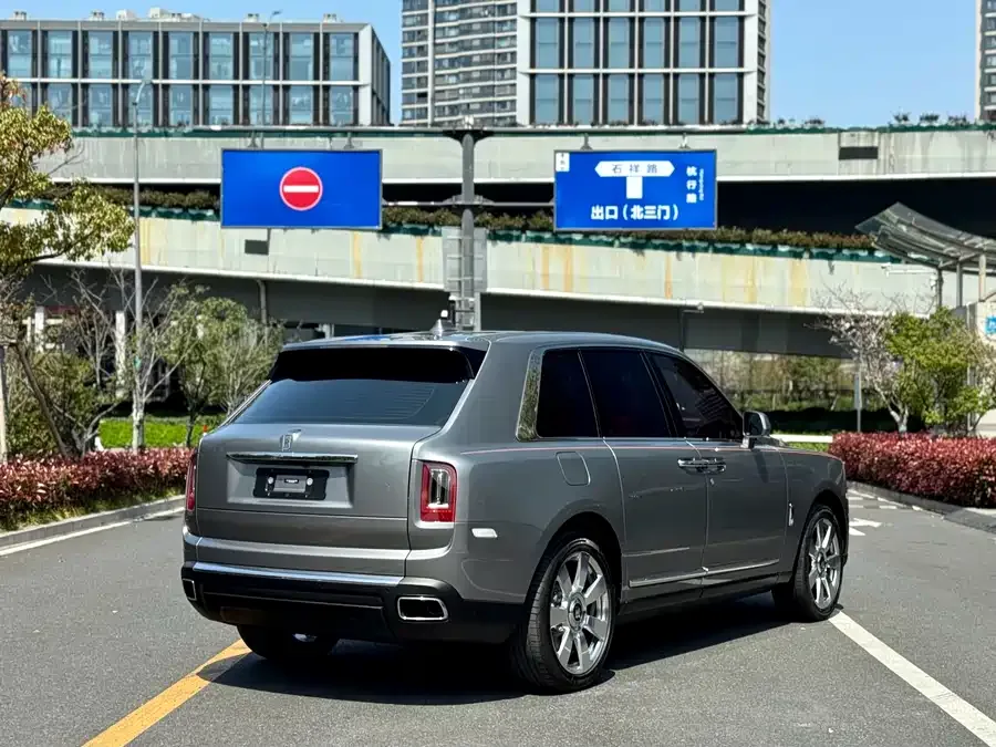 Rolls-Royce Cullinan Cullinan 2018 four-seat version 2023 — миниатюра 3