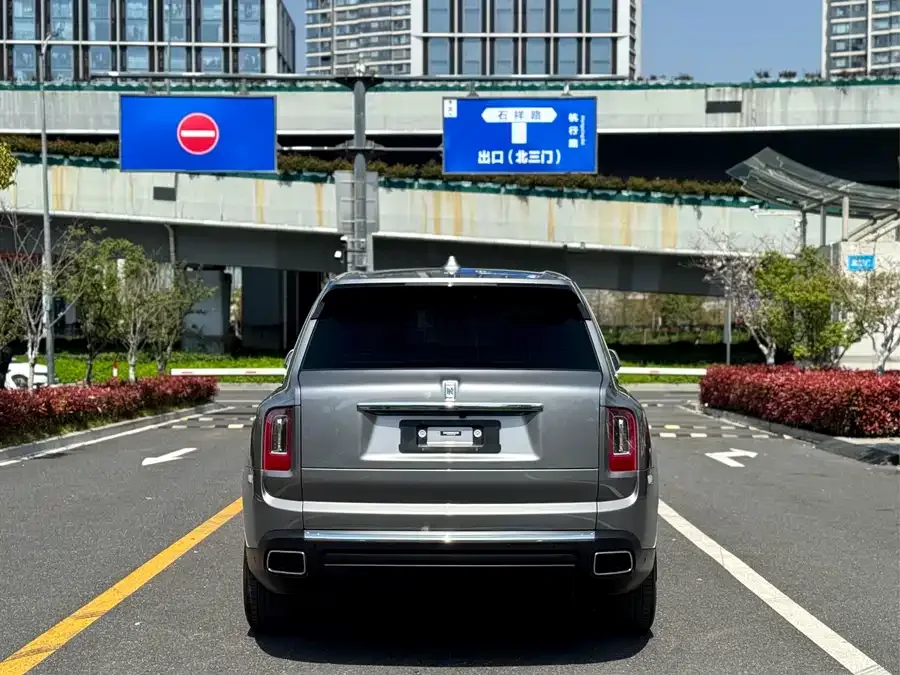 Rolls-Royce Cullinan Cullinan 2018 four-seat version 2023 — миниатюра 5