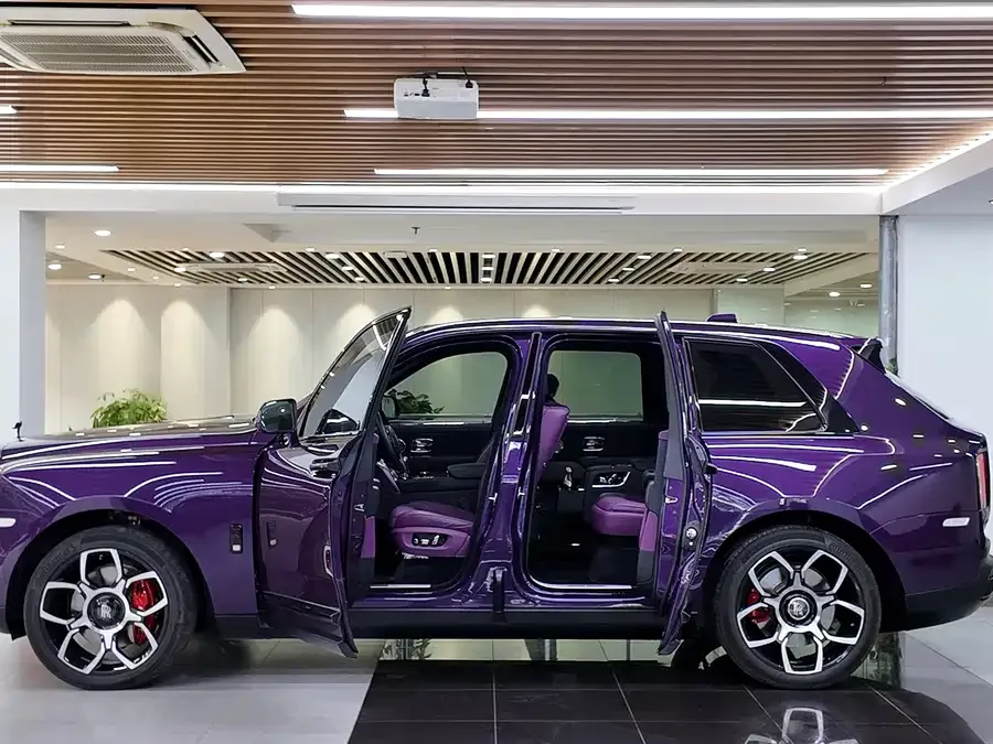 Rolls-Royce Cullinan Cullinan 2024 four-seat version 2023 — миниатюра 2